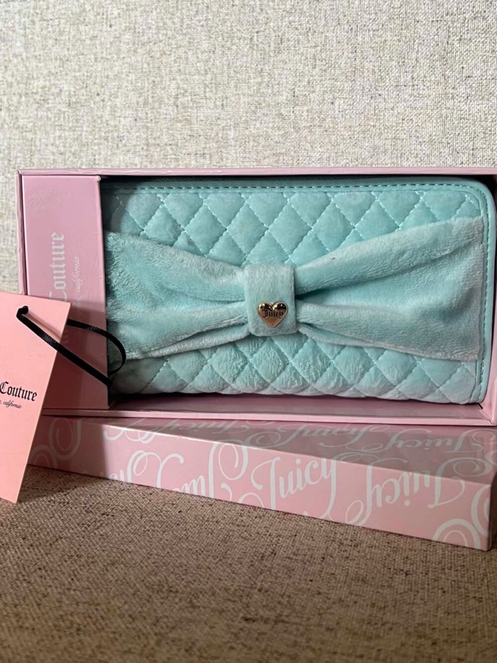 Juicy Couture  "Tied With A Bow" Velour Wallet Zip Around Pastel Turquoise